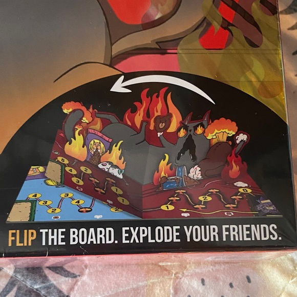 Exploding Kittens Board Game - Red - Picture 2 of 8